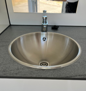 Toilettenwagen Waschbecken